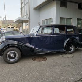 Dunkelblauer Oldtimer